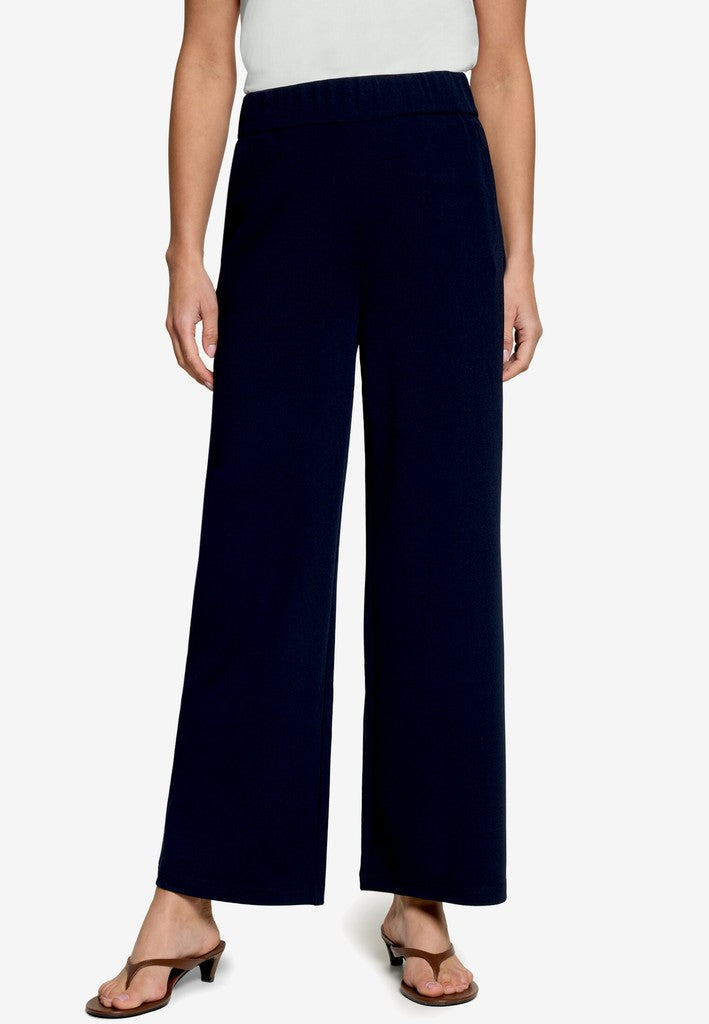 zero Hose | color: Hydrangea